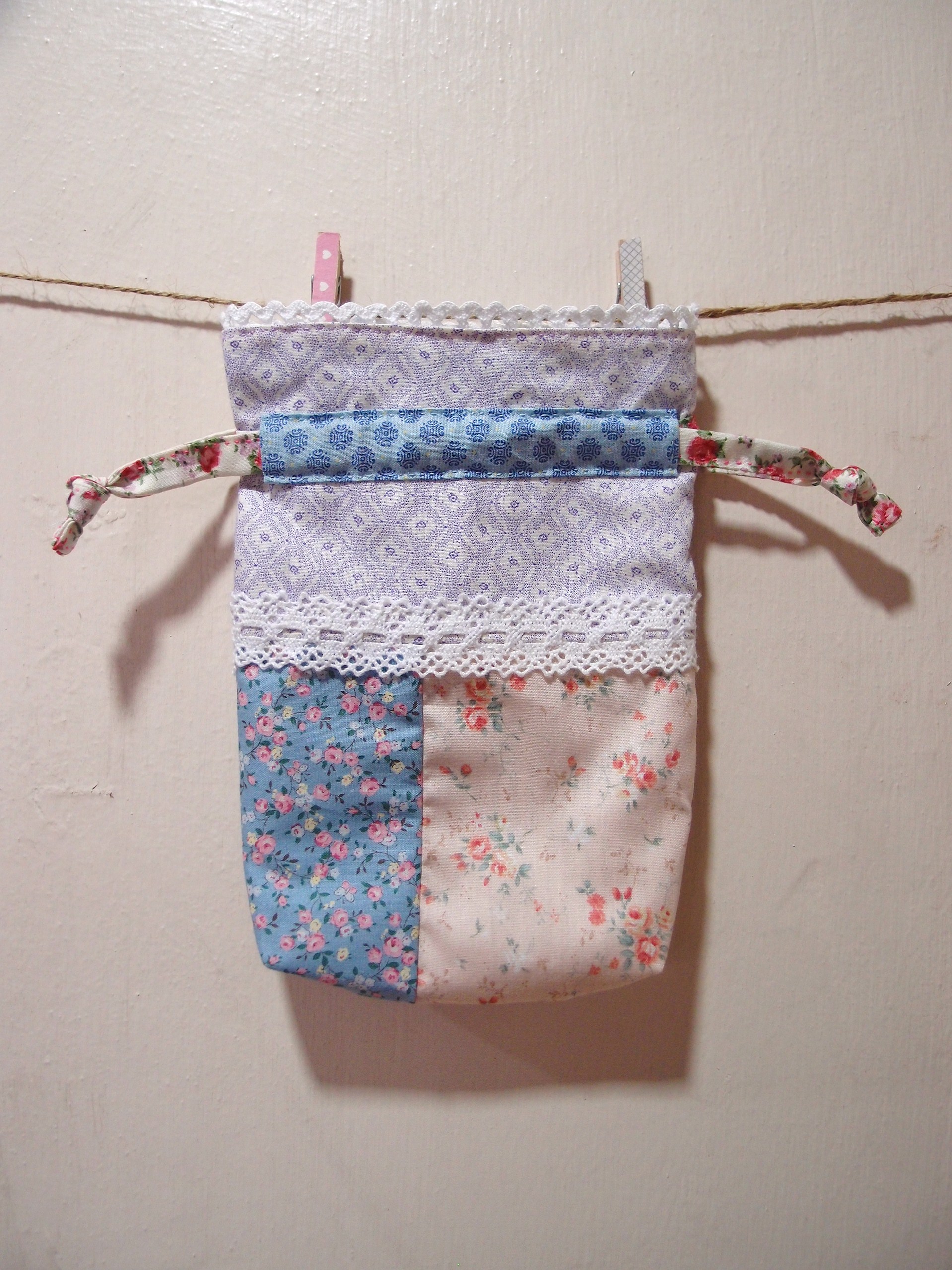 DRAWSTRING POUCH WITH FRINGING OLÉ OLÉ